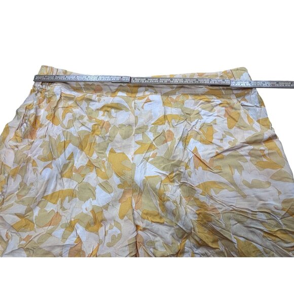 Nine West Womens Mid Rise XL Rayon Shorts Yellow Leaf Print - Picture 6 of 9